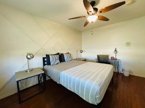 Cozy 3 Bedrooms Town home in Chandler with community pool House in Gilbert