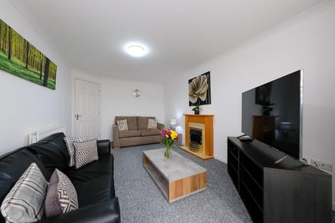Prime Duloch 2nd Floor Apartment by TBA Apartment in Dunfermline