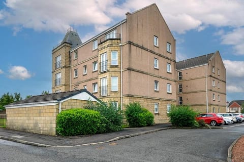 Prime Duloch 2nd Floor Apartment by TBA Apartment in Dunfermline