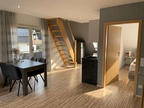 Dining area, kitchen