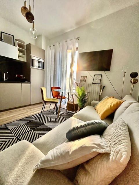 Design Home at garda Lake Apartment in Desenzano del Garda