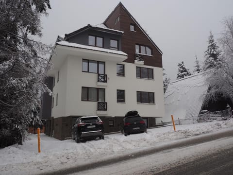 Property building, Day, Winter, Parking