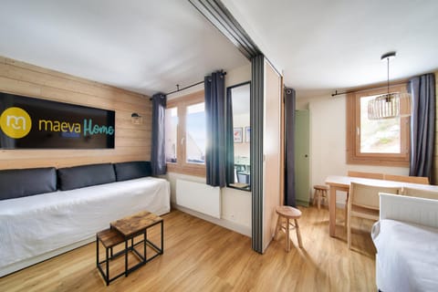 Bed, kitchen