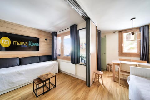 Bed, kitchen