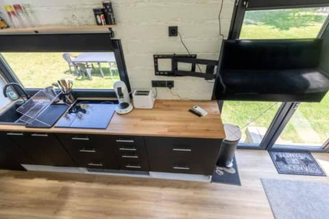 Mini maison Tiny house 6 per 3800m2 jardin Jacuzzi Chalet in Île-de-France