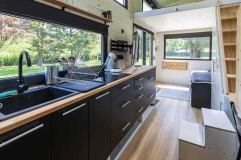 Mini maison Tiny house 6 per 3800m2 jardin Jacuzzi Chalet in Île-de-France