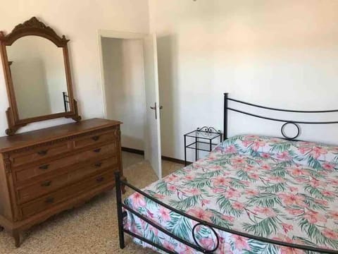 Bedroom, air conditioner