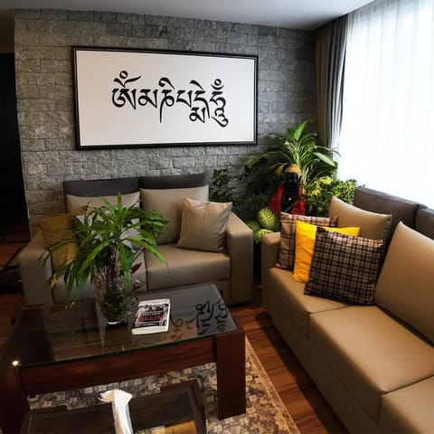 Living room, Seating area