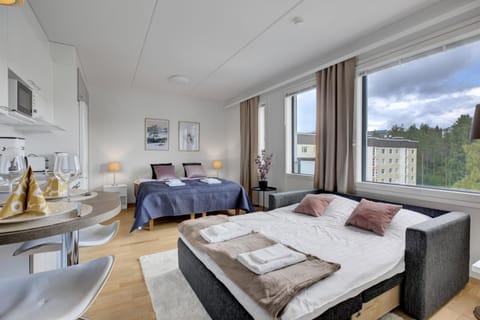 Bed, Photo of the whole room, towels