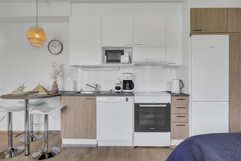 Kitchen or kitchenette, Dining area, dishwasher, pet friendly