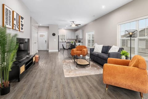 TV and multimedia, Living room, Seating area, fireplace