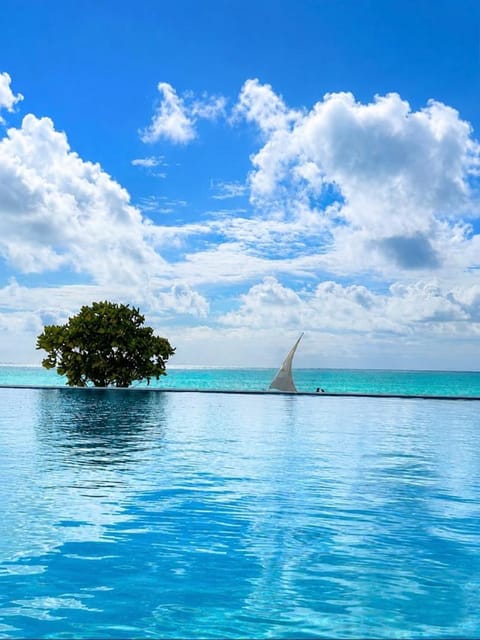 Property building, Restaurant/places to eat, Swimming pool, Breakfast