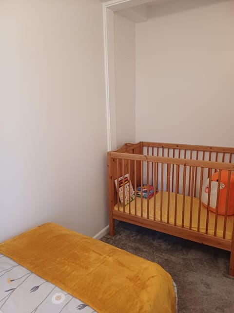 Bedroom, cot