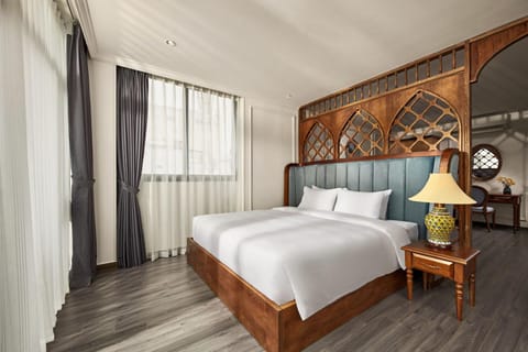 Spring, Bed, Day, Winter, Summer, Photo of the whole room, Bedroom, Autumn, Seasons, Time of day