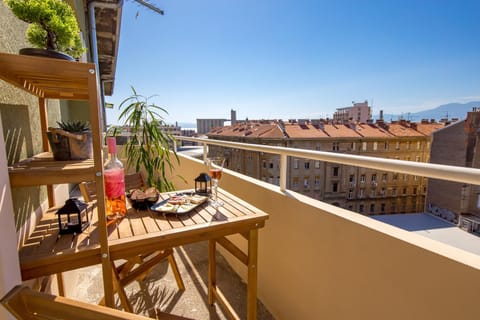 Property building, Day, View (from property/room), Balcony/Terrace, Dining area, City view, Sea view