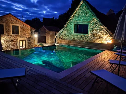 Night, Balcony/Terrace, Swimming pool, Swimming pool