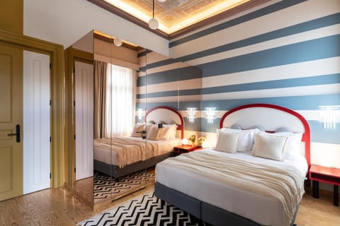 Bed, Photo of the whole room, Decorative detail