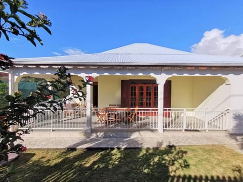 Property building, Garden, Balcony/Terrace