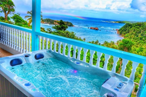 Nearby landmark, Natural landscape, Hot Tub, Balcony/Terrace, Sea view