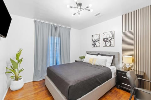 Central Location Family Size Home House in Rosemead