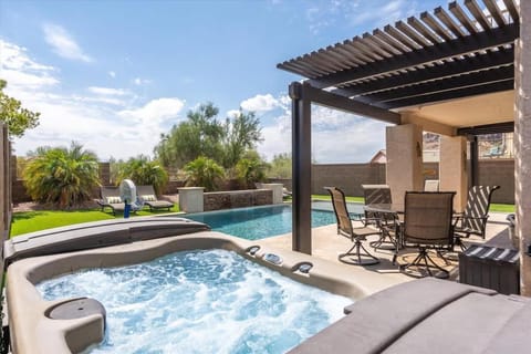 Superstition Sunrise House in Gold Canyon