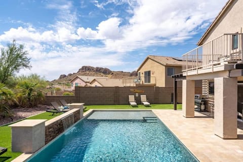 Superstition Sunrise House in Gold Canyon