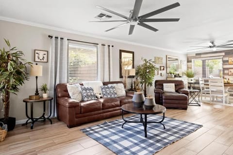 Superstition Sunrise House in Gold Canyon