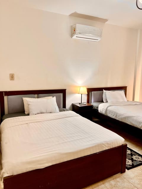 Bed, Photo of the whole room, Bedroom, air conditioner