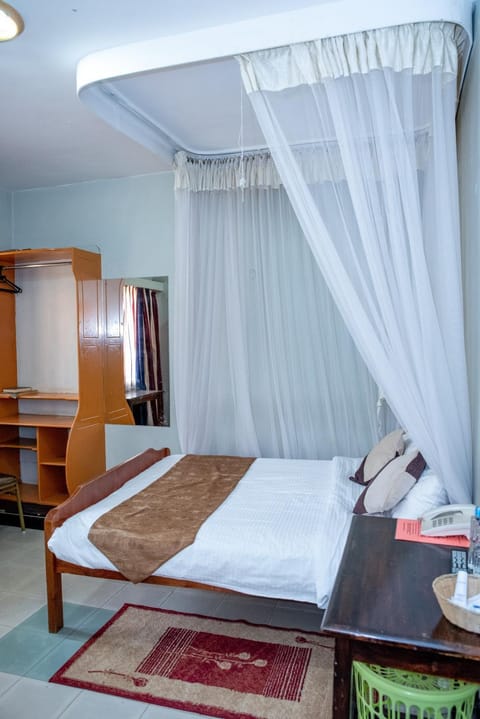 Bed, Bedroom, hair dresser, towels