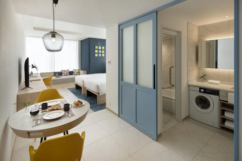 Living room, Photo of the whole room, Dining area, Bedroom, washing machine, dryer