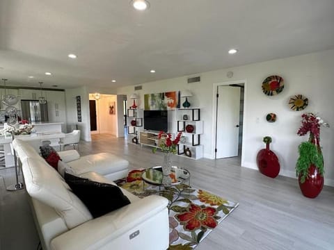 The Delightful Golf Villa Apartment in Palm Beach Gardens