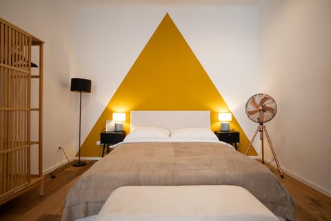 Bed, Bedroom, fireplace