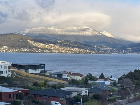 Stunning water view home in Hobart Apartment in Tasmania