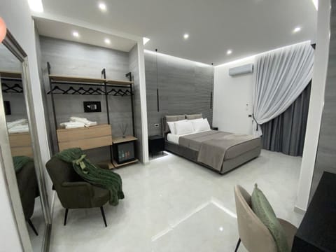 Bed, Living room, Photo of the whole room, Bedroom