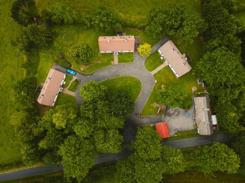 Longford Holiday Yellow Star Self-Catering Cottage House in Longford