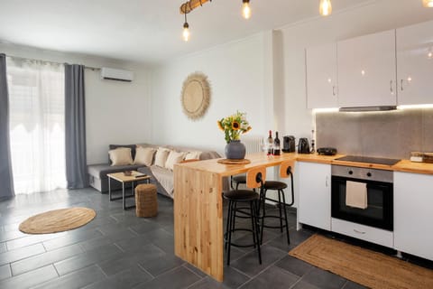 Living room, Dining area, minibar, pet friendly, stove