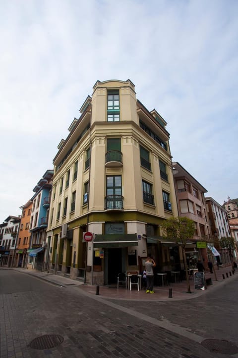 Property building, Day, Neighbourhood, City view, Street view, Location