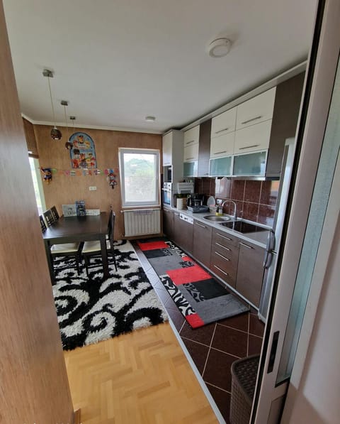 Kitchen or kitchenette, Dining area, minibar, pet friendly, stove