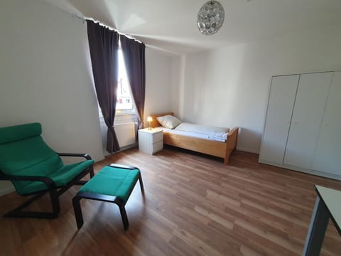 Bed, Living room, Photo of the whole room, Seating area, Bedroom, furniture, internet, internet, locker, locker, washing machine