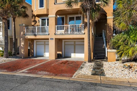 Tequila Sunrise House in Pensacola Beach