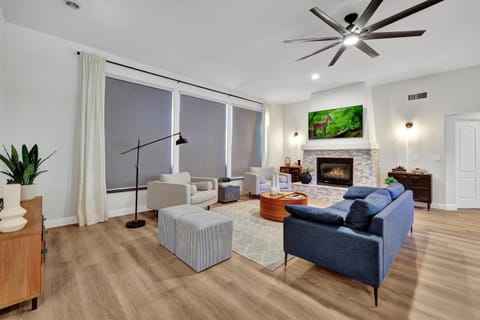 Communal lounge/ TV room, Living room, Seating area, Evening entertainment, fireplace