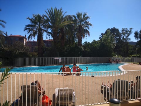 Pool view, Swimming pool, sunbed
