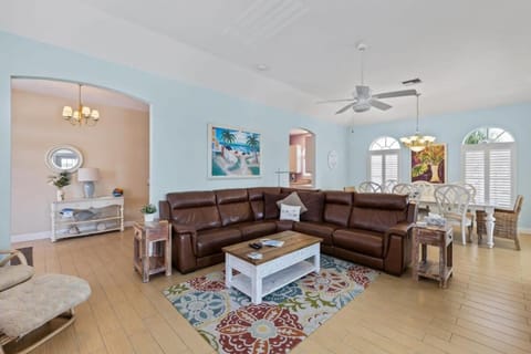 Mango Margarita- Beach Home with Pool Sleeps 12 House in Estero Island