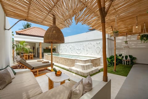 Patio, Day, Garden, View (from property/room), Balcony/Terrace, Living room, Seating area, Dining area, Garden view, Swimming pool, sunbed