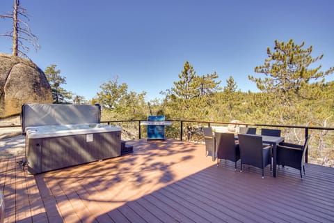 Running Springs Cabin with Spacious Deck and Hot Tub! Cabin in Arrowbear Lake