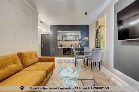 TV and multimedia, Kitchen or kitchenette, Living room, Seating area, Dining area, oven, pet friendly, stove