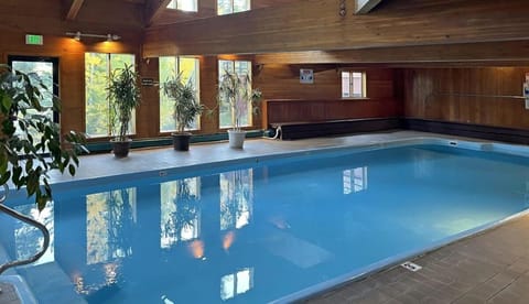 Tranquil 2BR Near Trails and Free Shuttle House in Wildernest