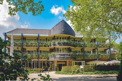 Property building, Natural landscape, Balcony/Terrace