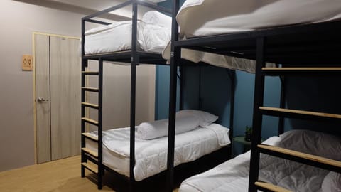 Photo of the whole room, Bedroom, bunk bed