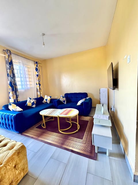 TV and multimedia, Living room, Seating area, Evening entertainment